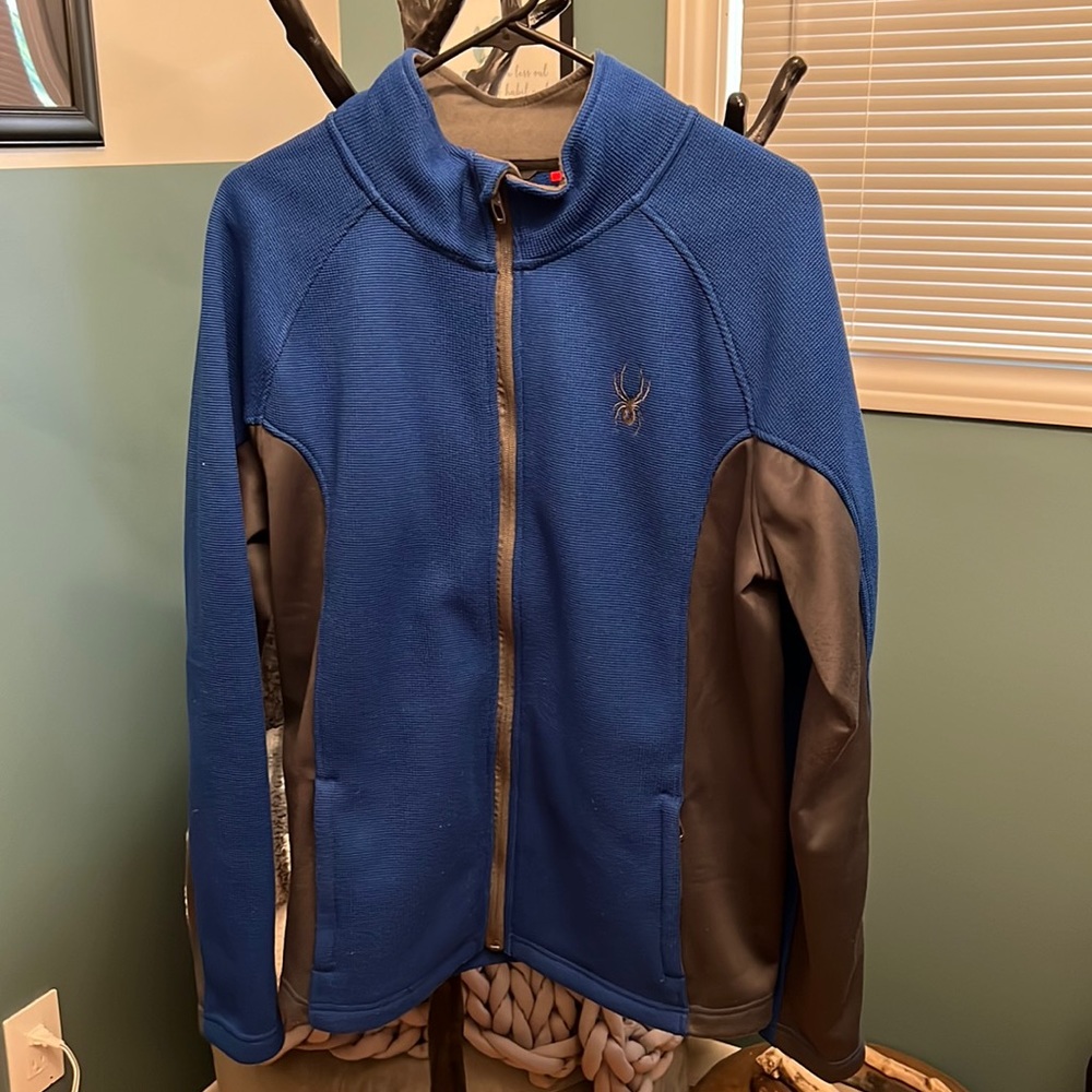 Men’s Spyder fleece jacket.